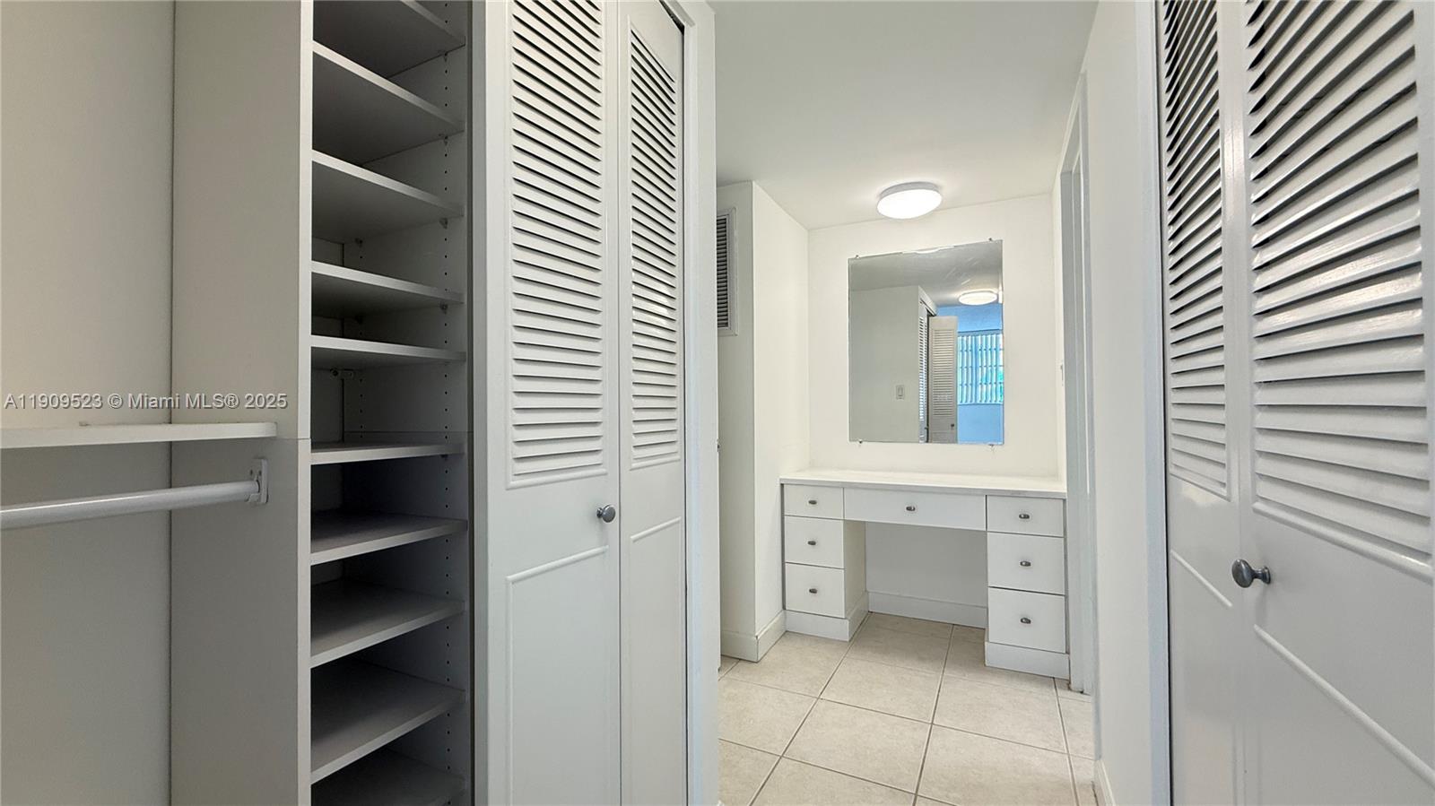 KEYSTONE HARBOR CLUB COND - Residential