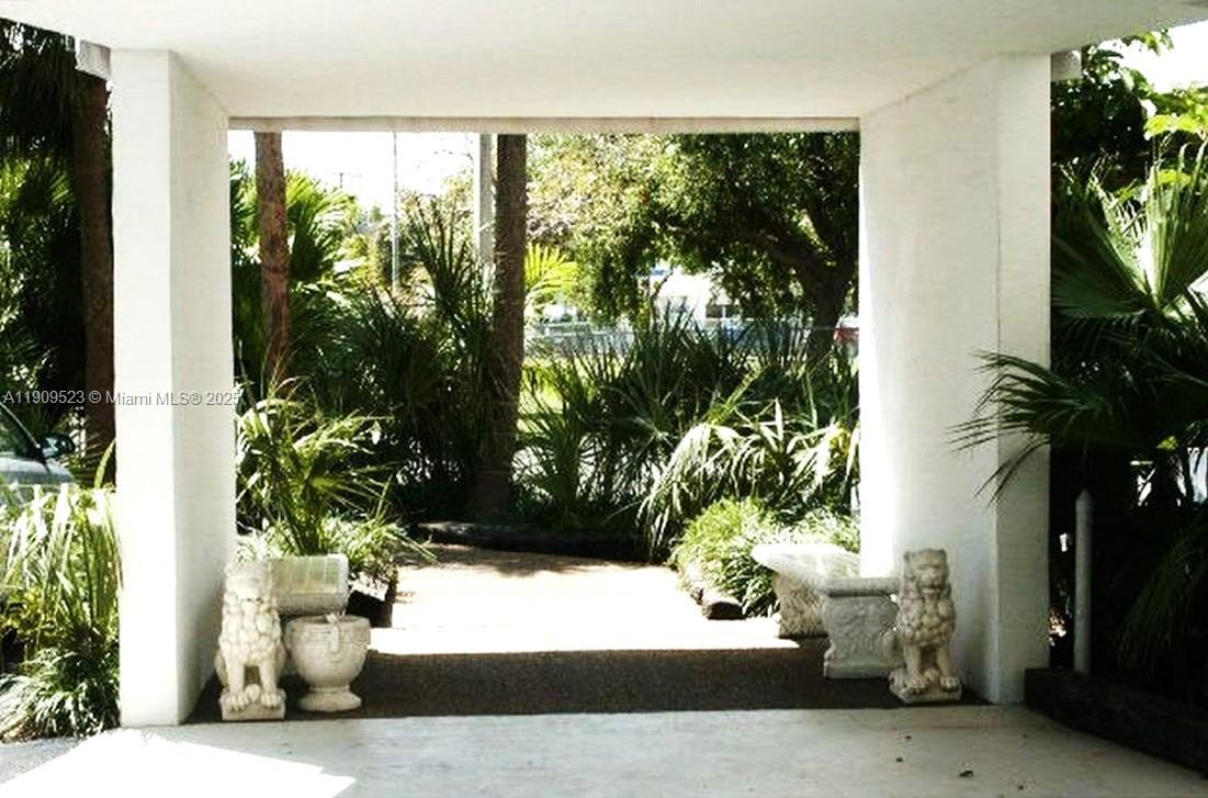 KEYSTONE HARBOR CLUB COND - Residential