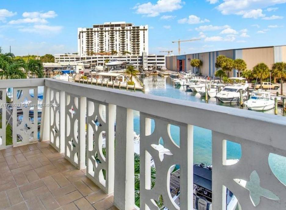 KEYSTONE HARBOR CLUB COND - Residential