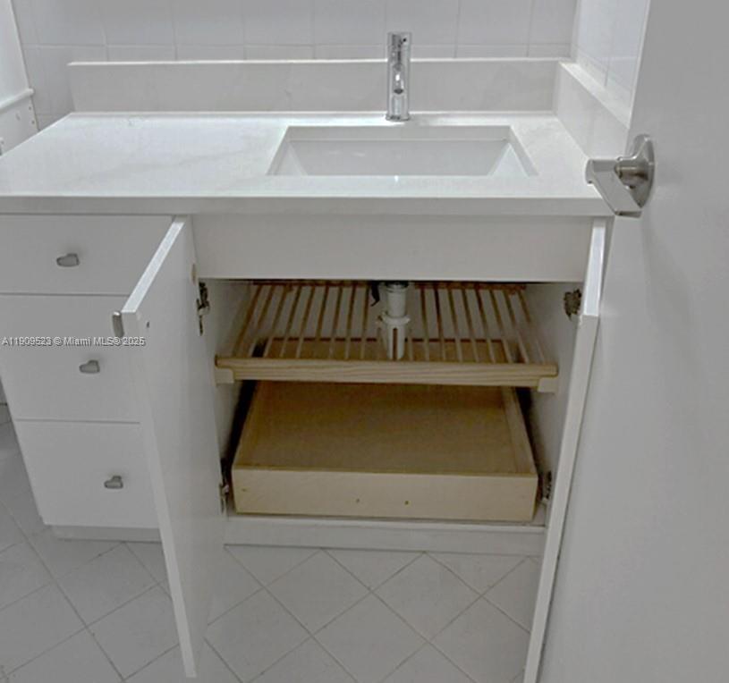 KEYSTONE HARBOR CLUB COND - Residential