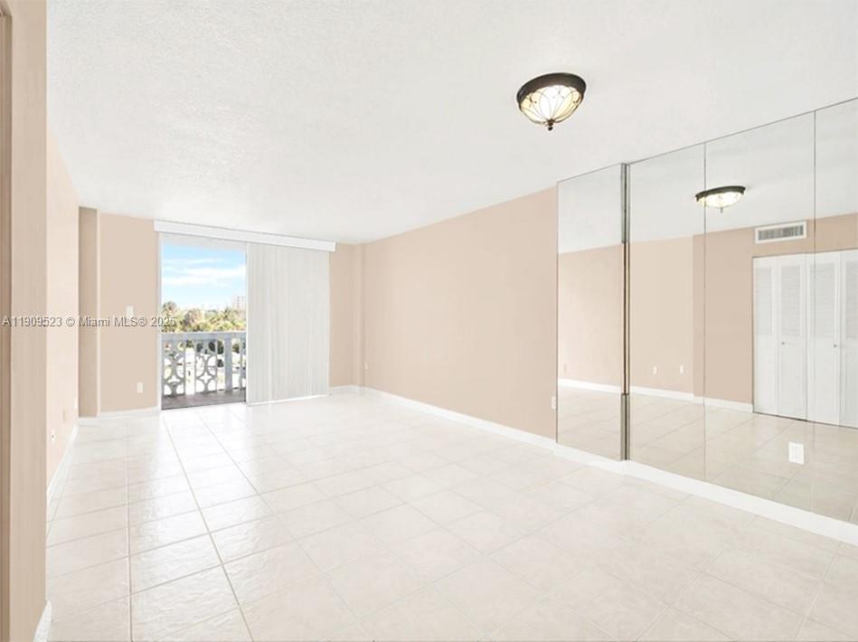 KEYSTONE HARBOR CLUB COND - Residential