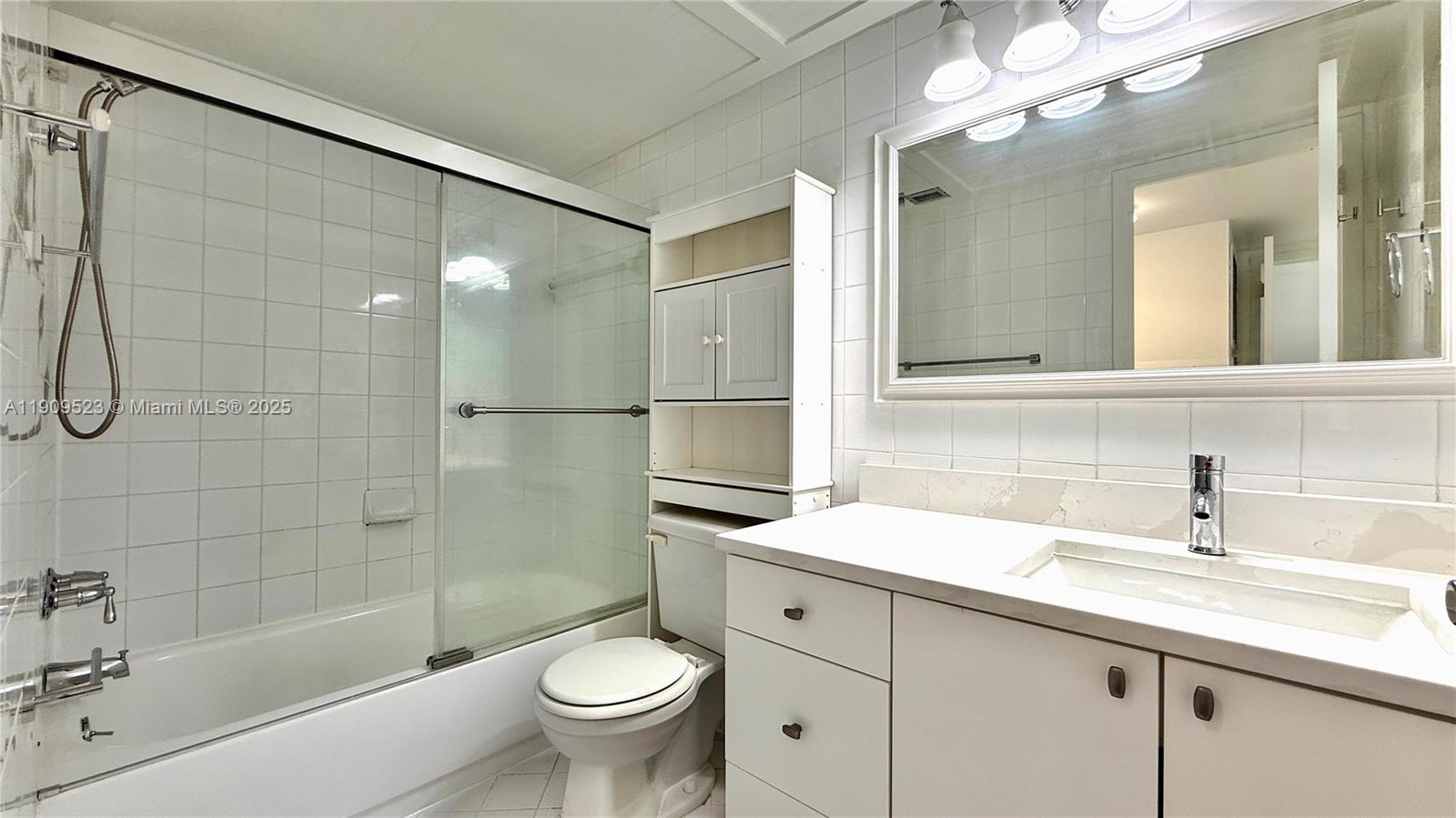 KEYSTONE HARBOR CLUB COND - Residential