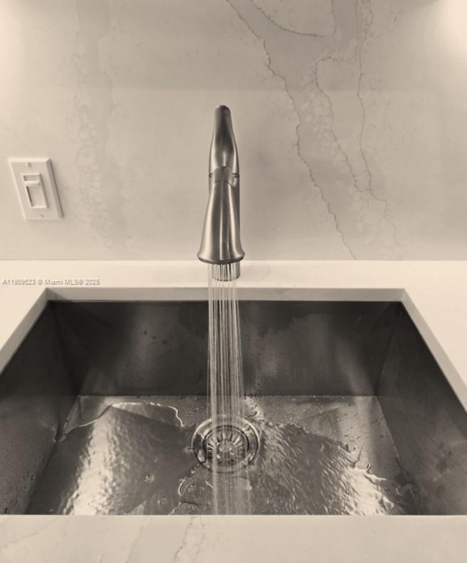 KEYSTONE HARBOR CLUB COND - Residential