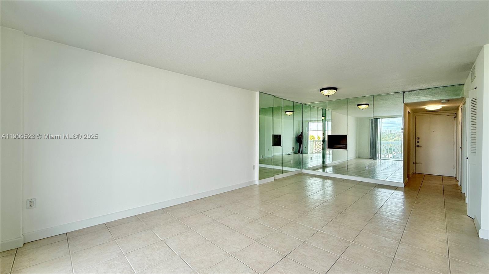 KEYSTONE HARBOR CLUB COND - Residential