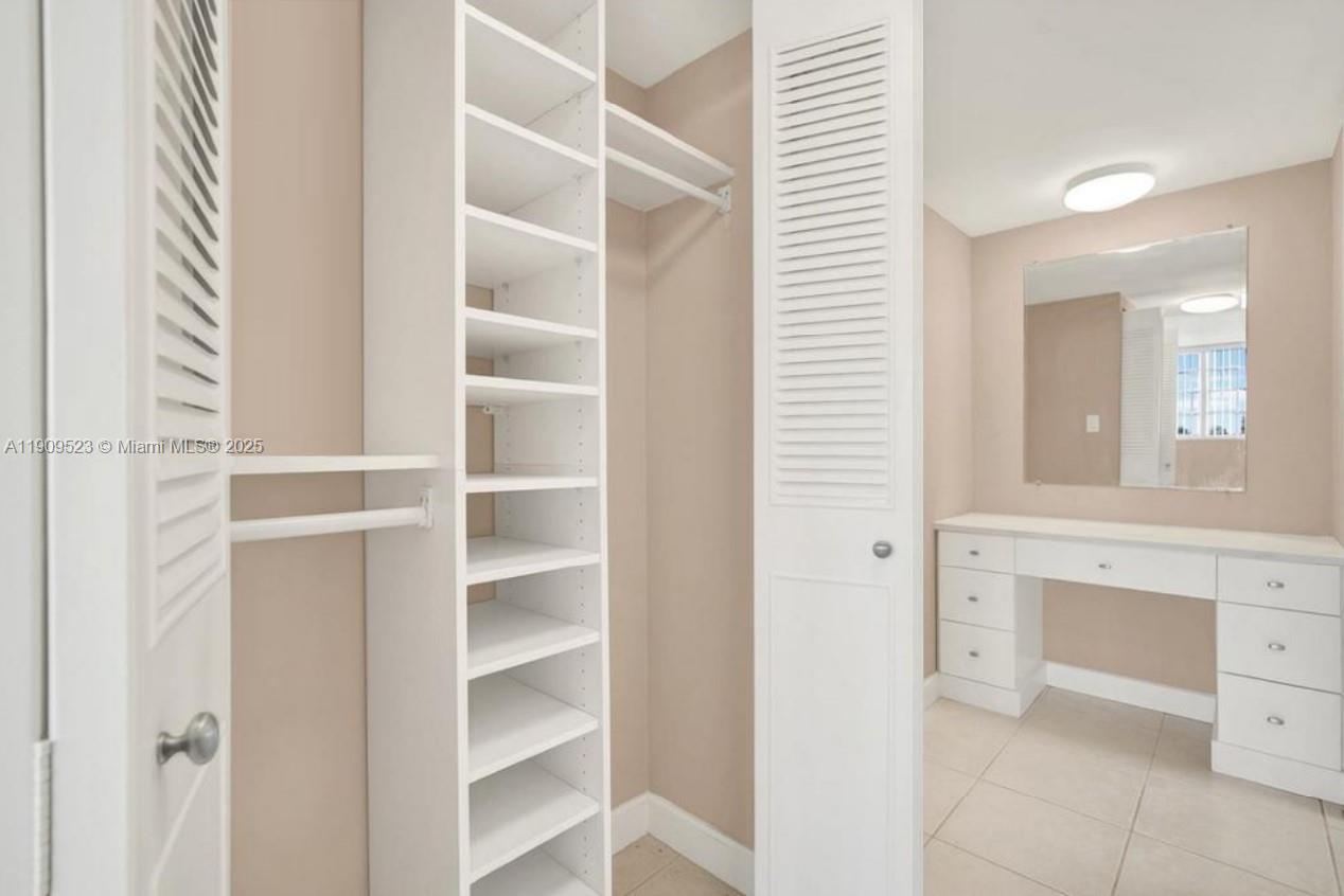 KEYSTONE HARBOR CLUB COND - Residential