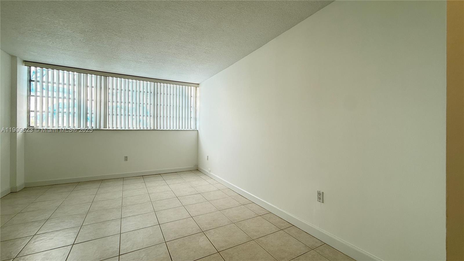 KEYSTONE HARBOR CLUB COND - Residential