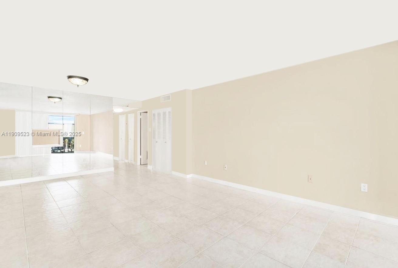 KEYSTONE HARBOR CLUB COND - Residential