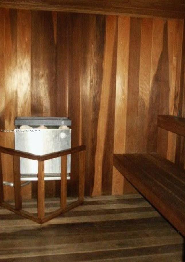 KEYSTONE HARBOR CLUB COND - Residential