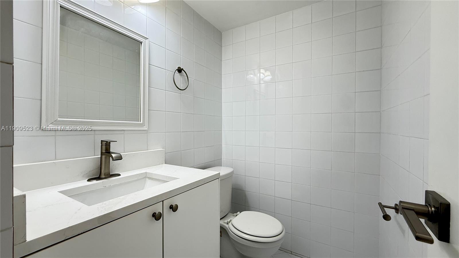 KEYSTONE HARBOR CLUB COND - Residential