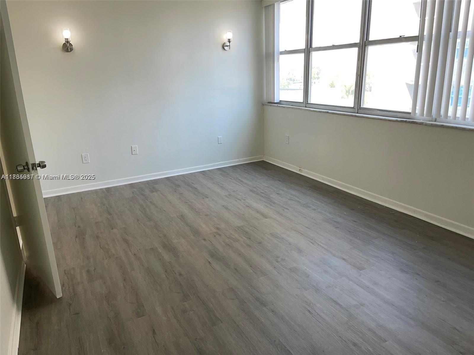 5838 CONDOMINIUM - Residential