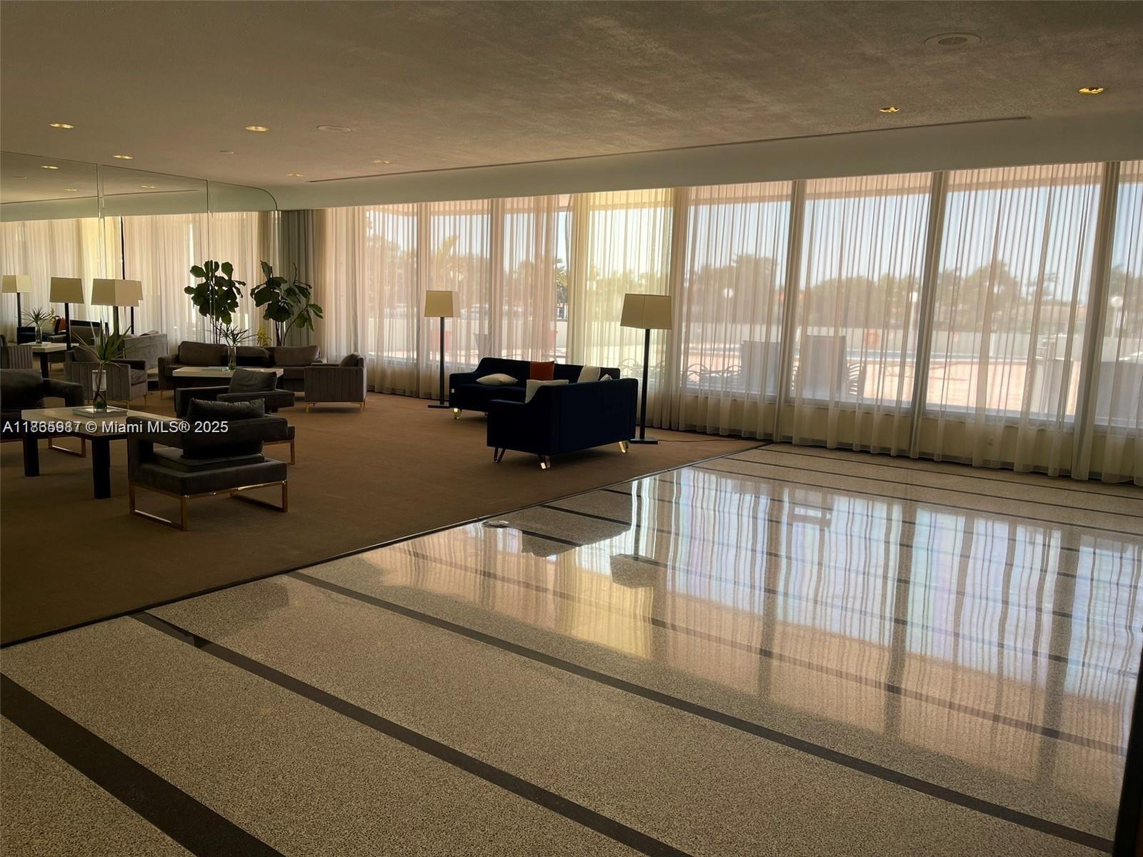 5838 CONDOMINIUM - Residential