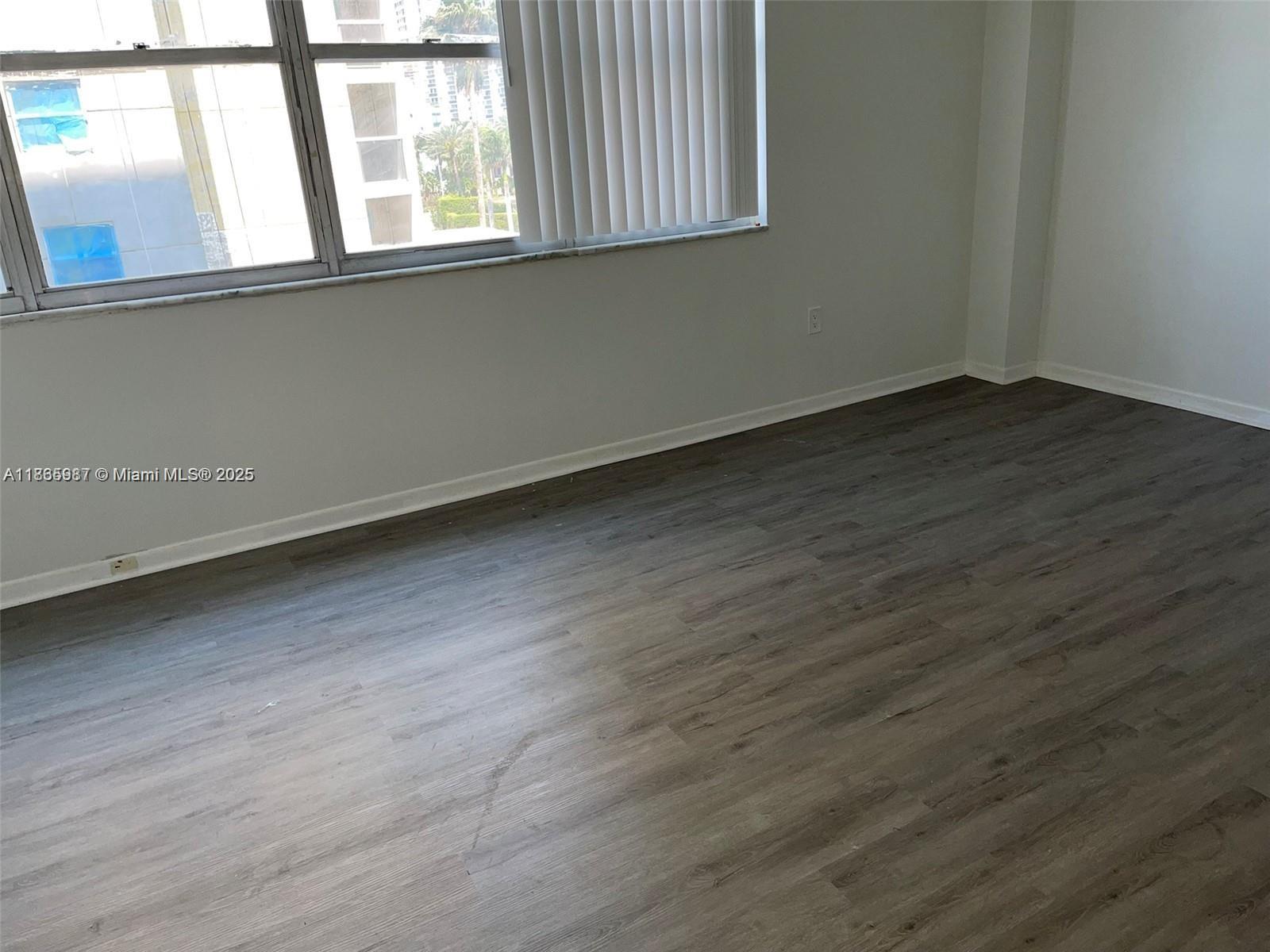 5838 CONDOMINIUM - Residential