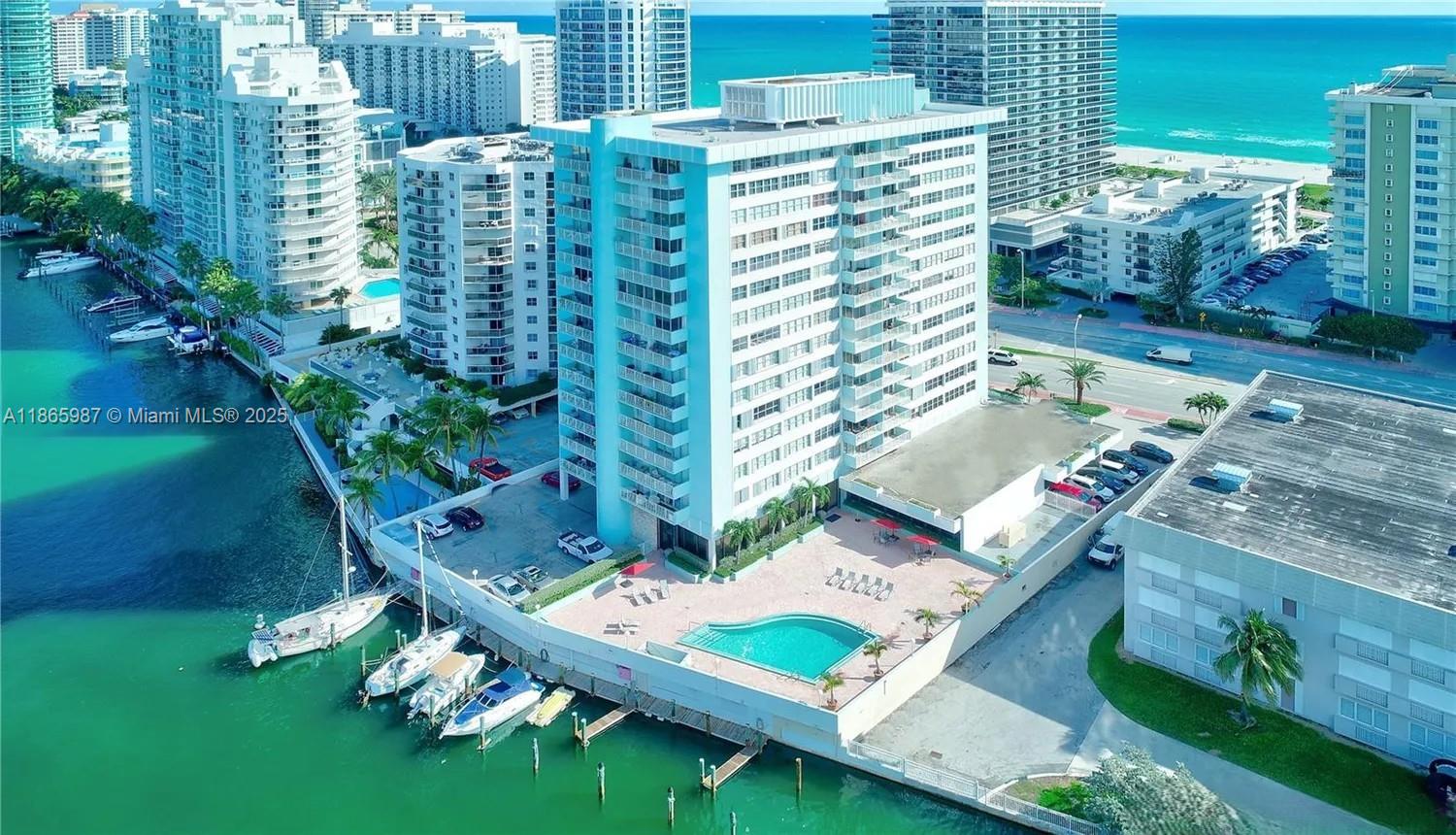 5838 CONDOMINIUM - Residential