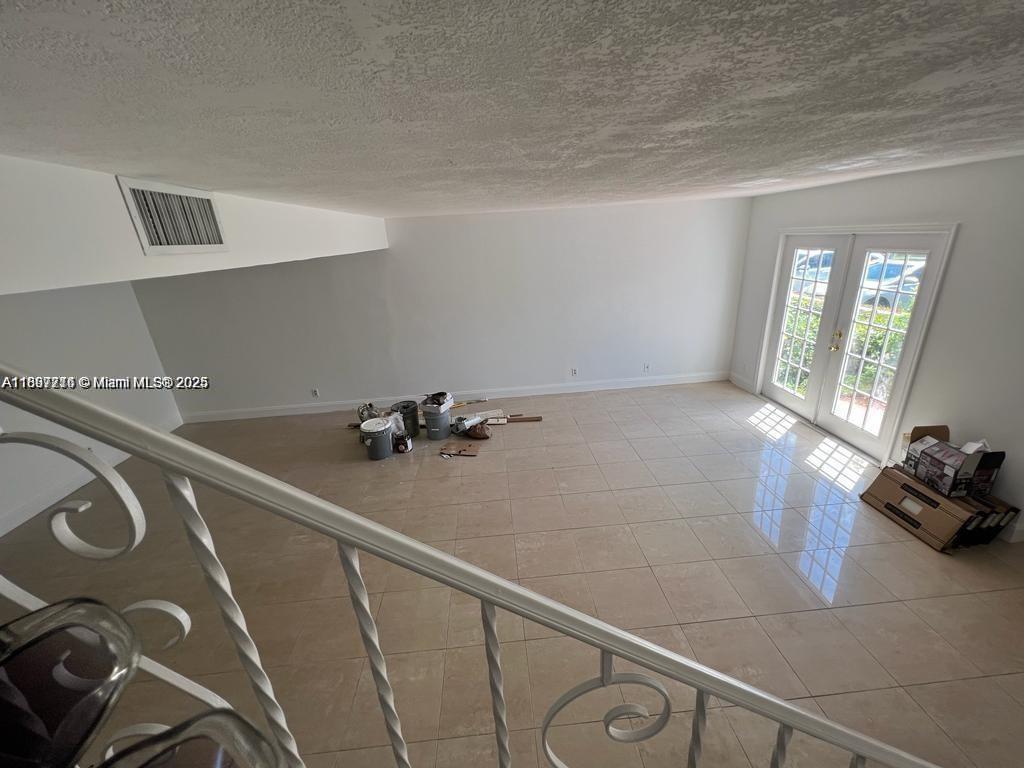 TOWNHOUSES OF VENETIAN PA - Residential Lease