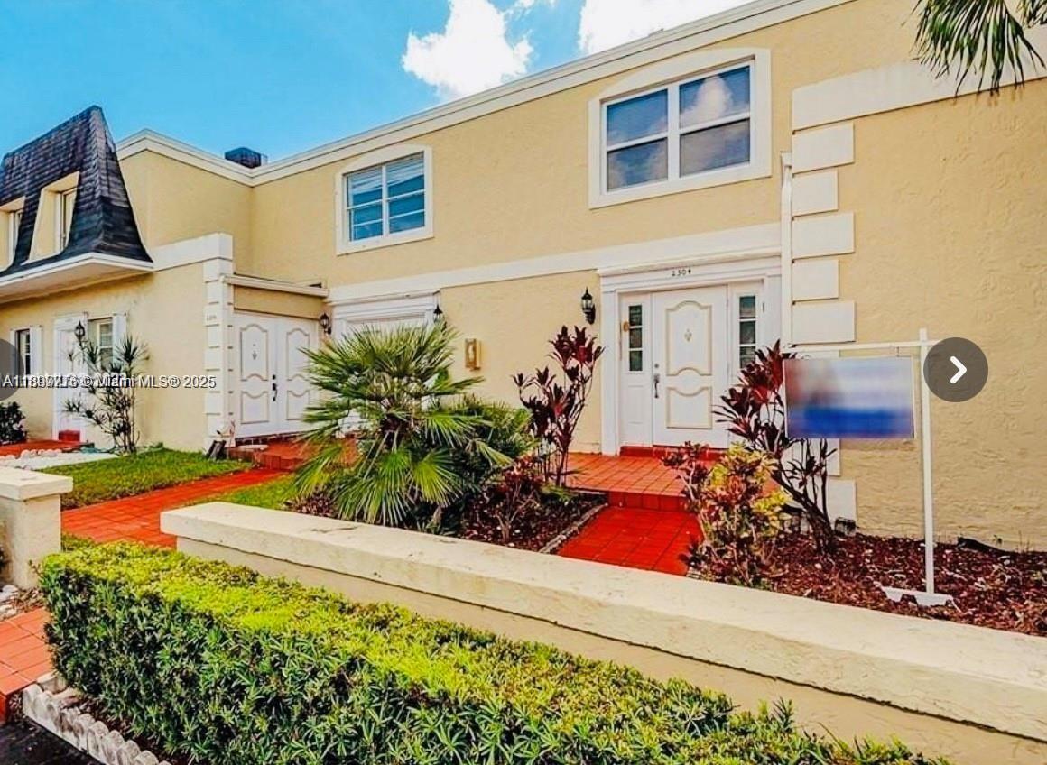 TOWNHOUSES OF VENETIAN PA - Residential Lease