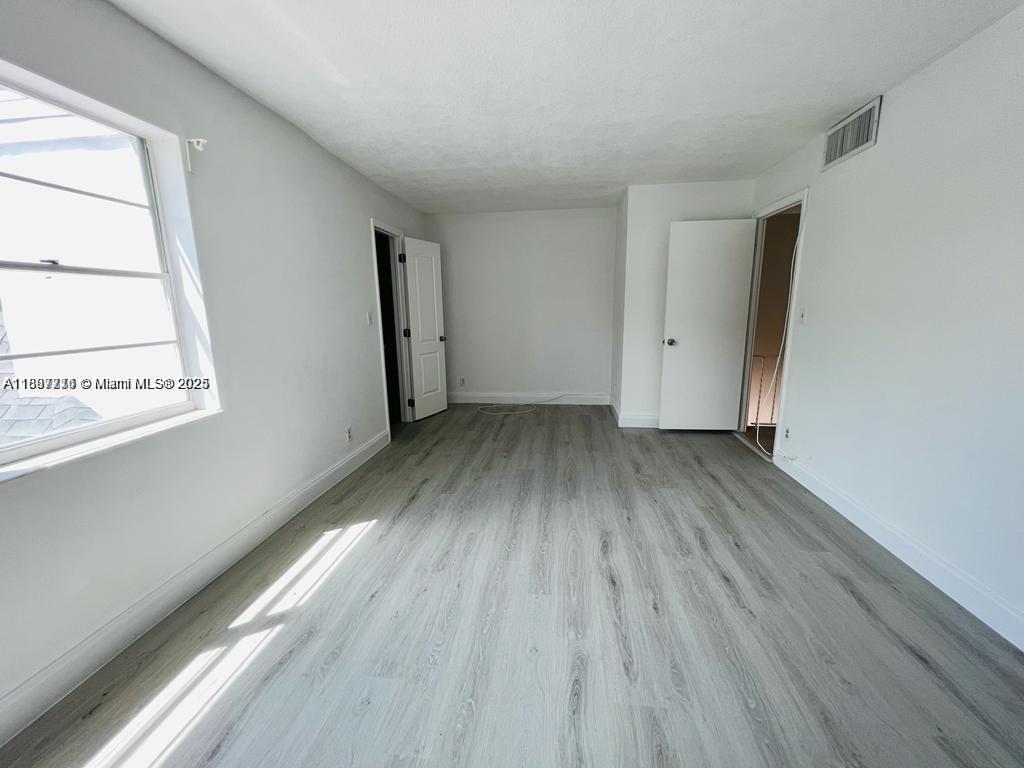TOWNHOUSES OF VENETIAN PA - Residential Lease