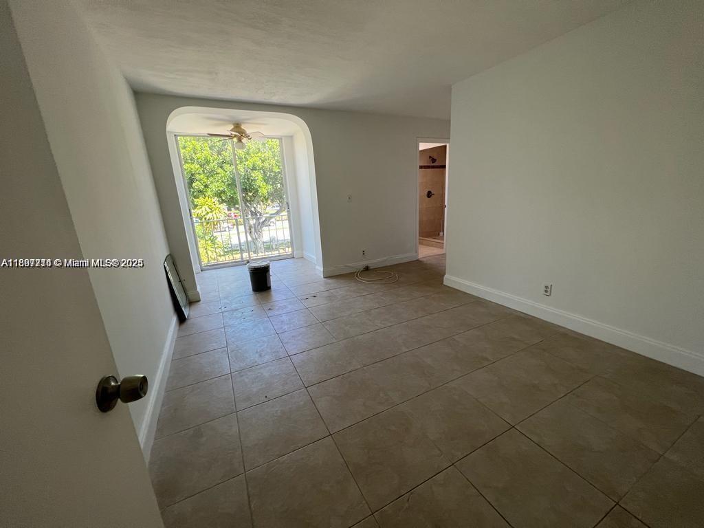 TOWNHOUSES OF VENETIAN PA - Residential Lease