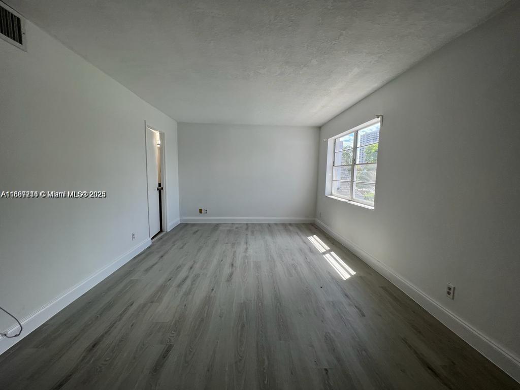 TOWNHOUSES OF VENETIAN PA - Residential Lease