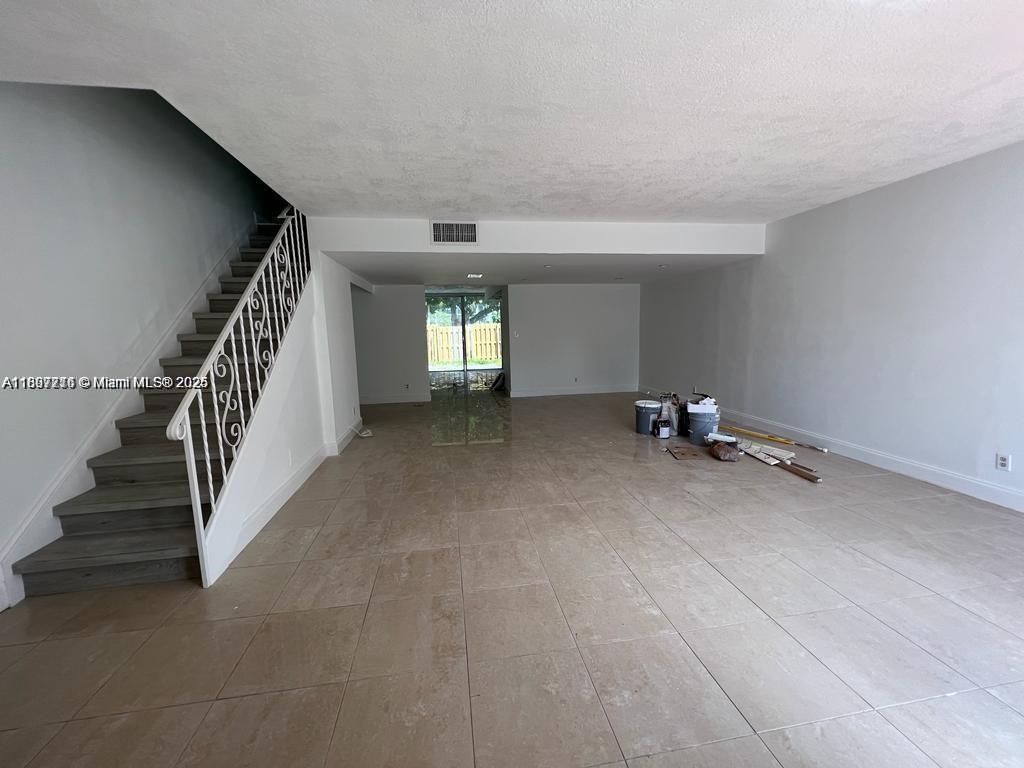 TOWNHOUSES OF VENETIAN PA - Residential Lease