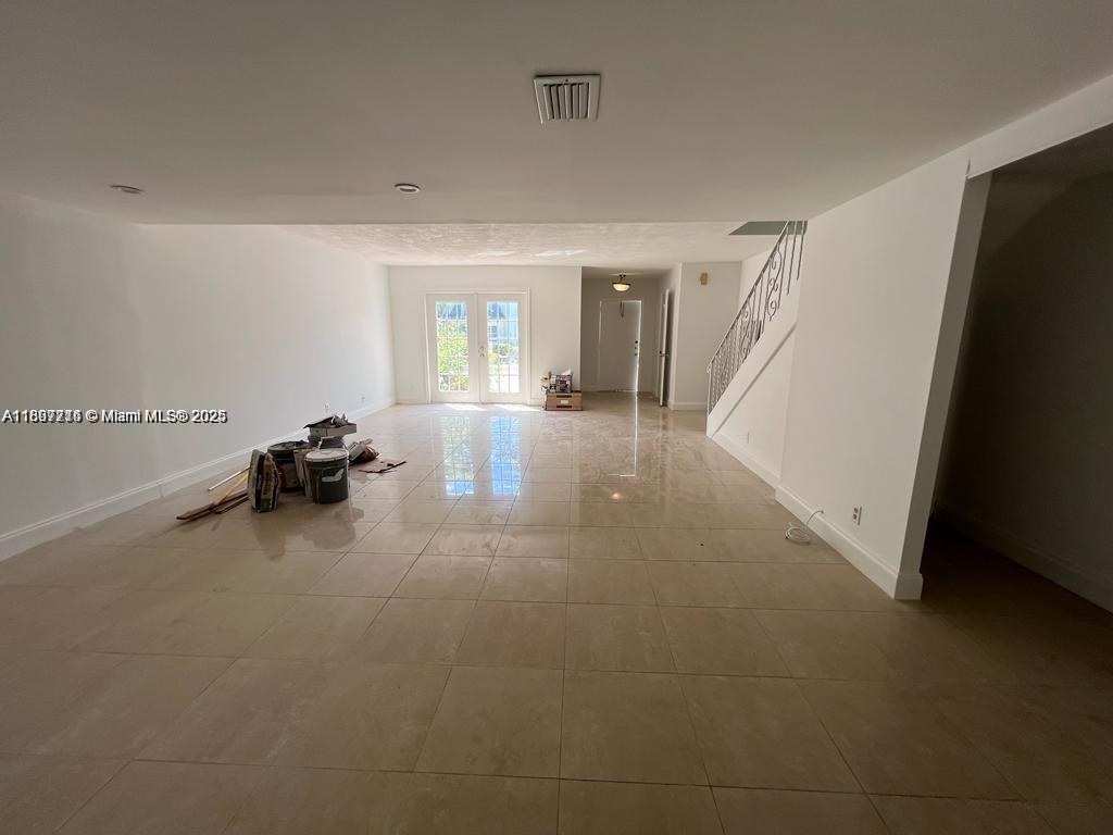 TOWNHOUSES OF VENETIAN PA - Residential Lease