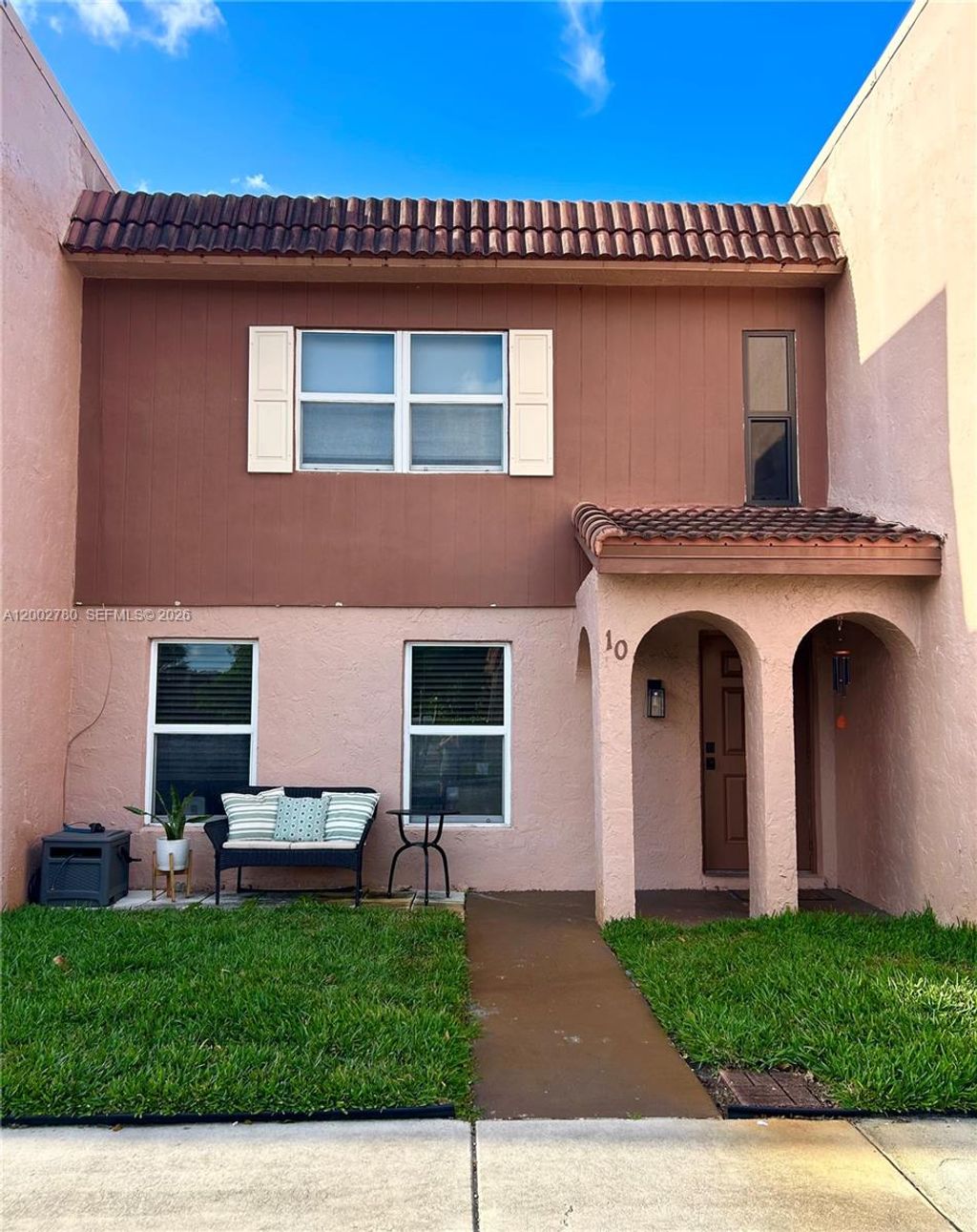 Photo of 10 Laredo Pl #NA, Davie, FL 33324 (MLS # A12002780)