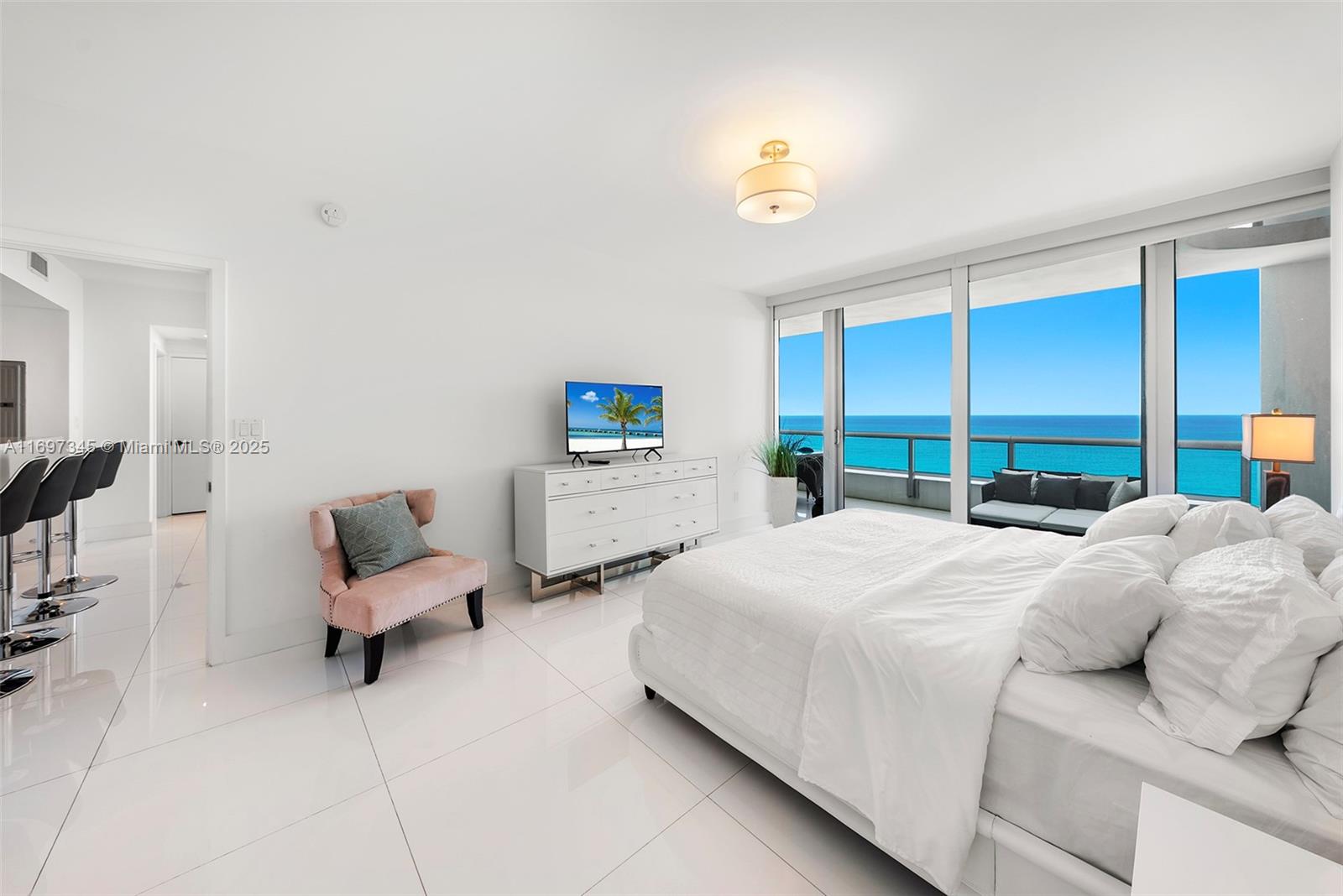 6799 Collins Ave 1704
