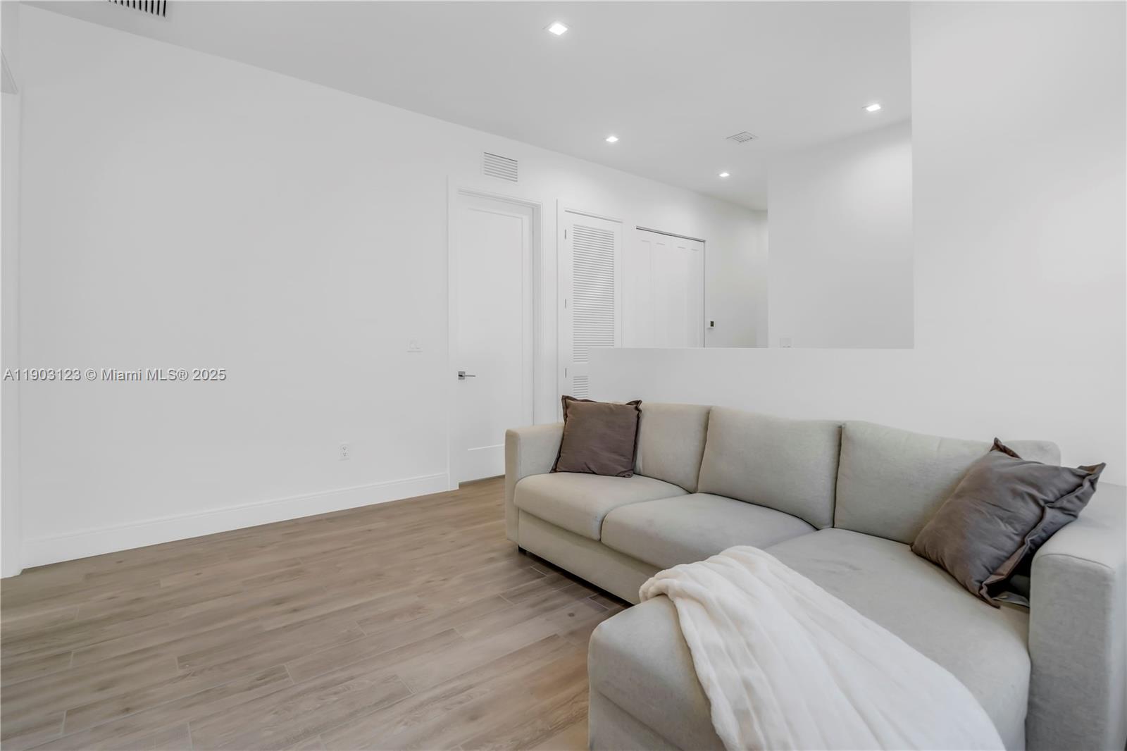 CANARIAS EAST - Residential