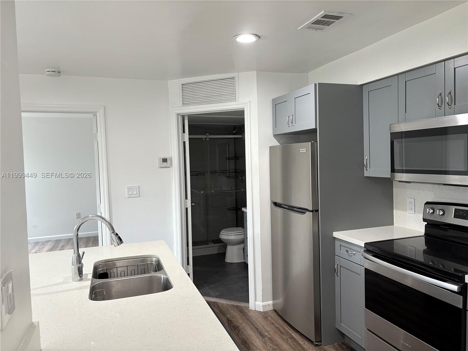 ANTIGUA AT CNTRY CLUBOF M - Residential Lease