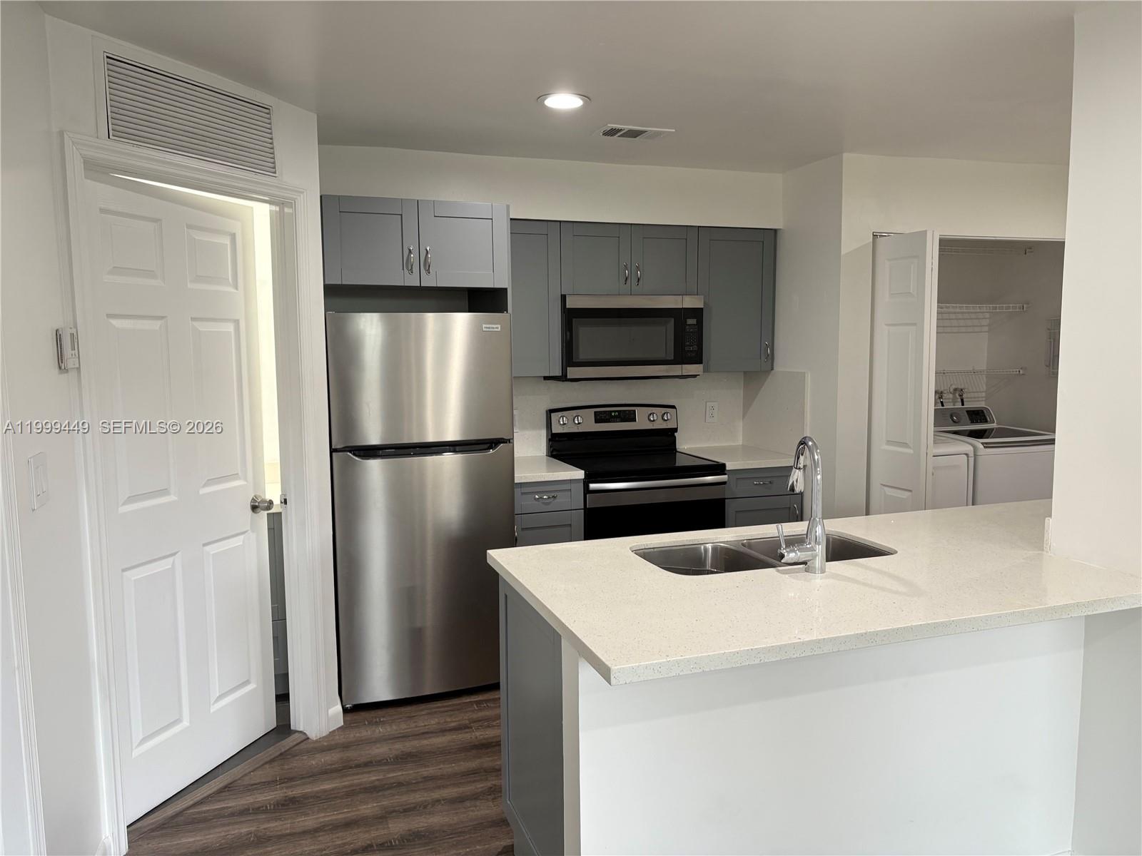 ANTIGUA AT CNTRY CLUBOF M - Residential Lease