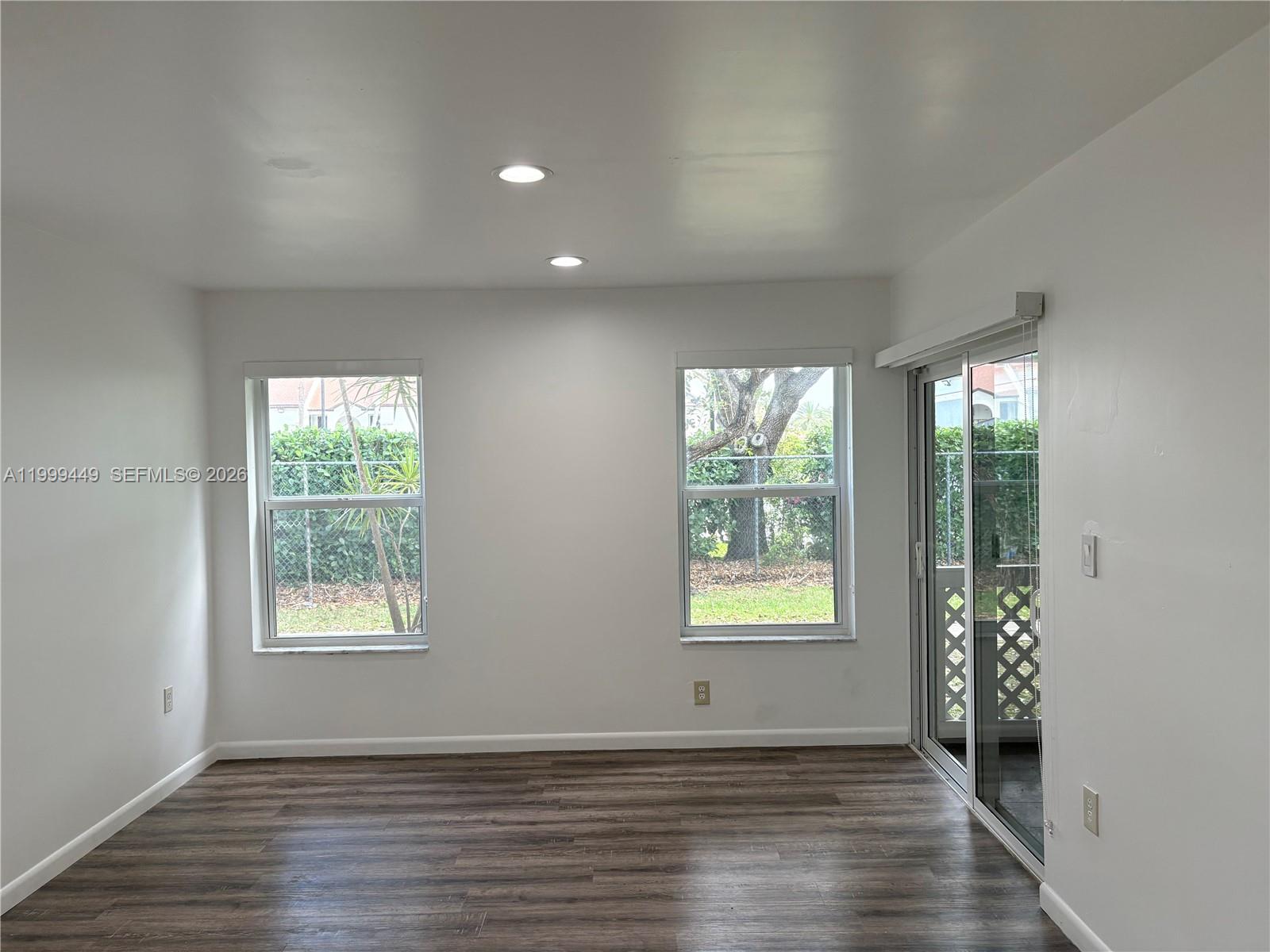 ANTIGUA AT CNTRY CLUBOF M - Residential Lease