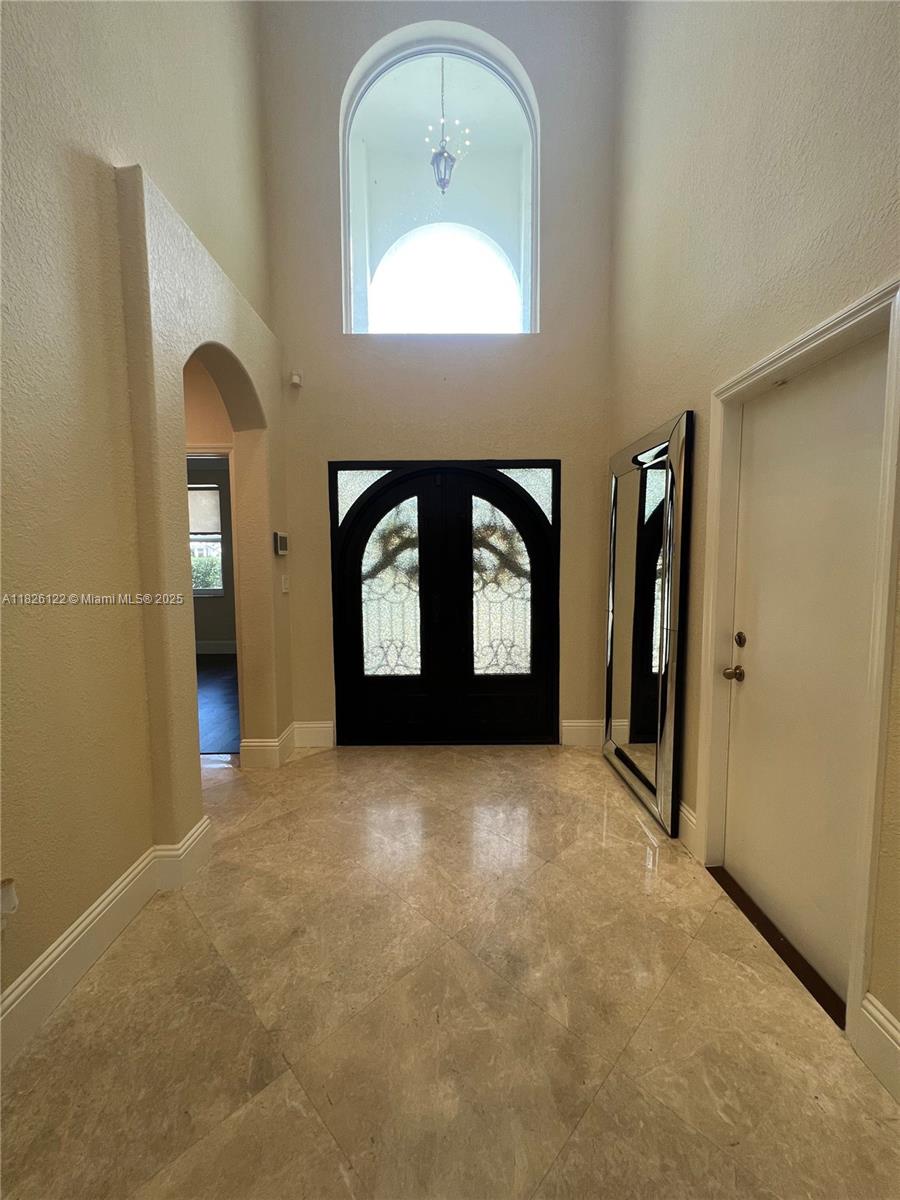 16546 SW 39th St, Miramar, FL, 33027/$900,000 2 16546 SW 39th St