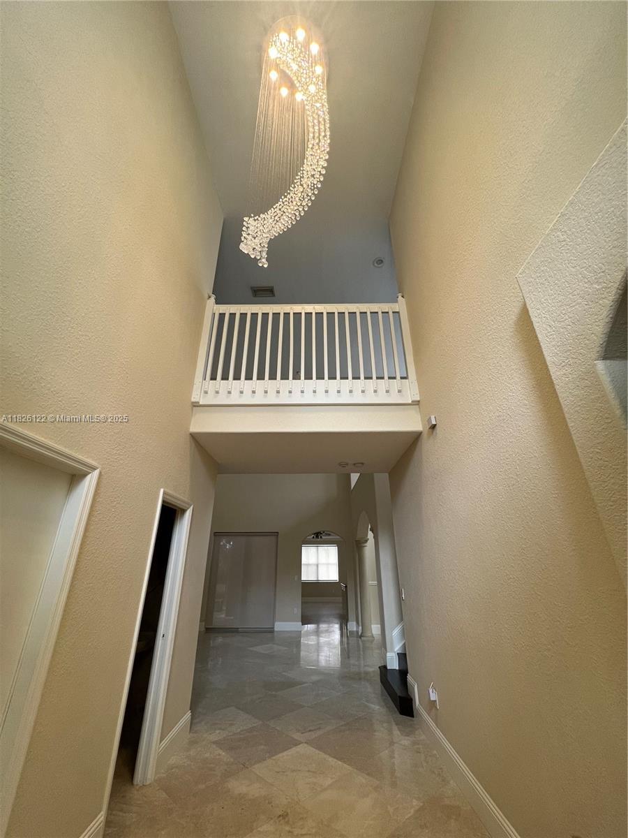 16546 SW 39th St, Miramar, FL, 33027/$900,000 4 16546 SW 39th St