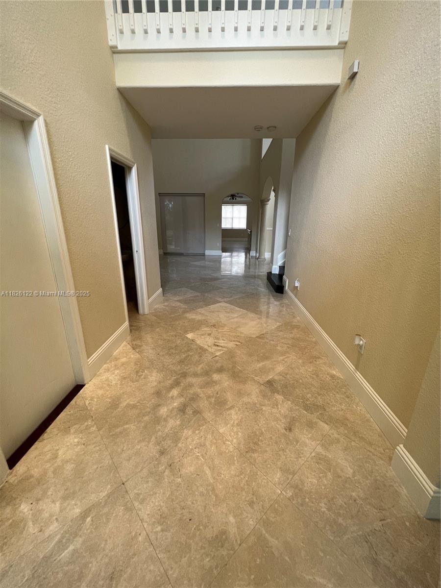 16546 SW 39th St, Miramar, FL, 33027/$900,000 3 16546 SW 39th St