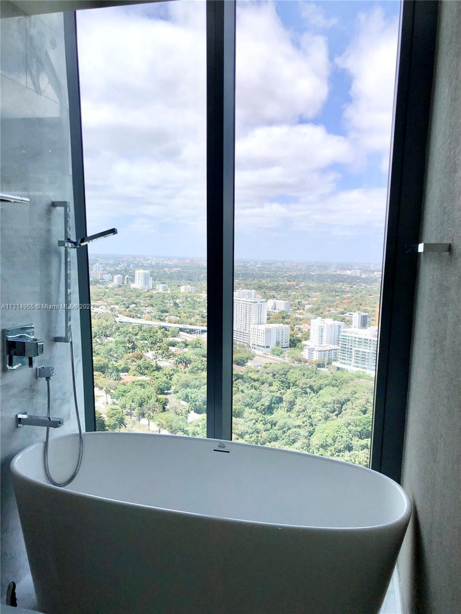 ECHO BRICKELL CONDO - Residential Lease