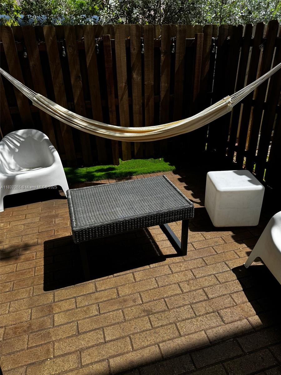 VIA VENTURA NEIGHBORHOOD - Residential