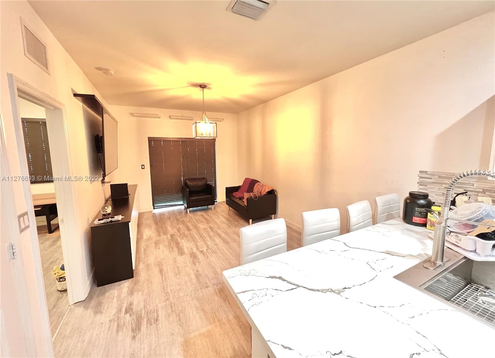 GARDEN ESTATES AT THE HAMM - Residential Lease