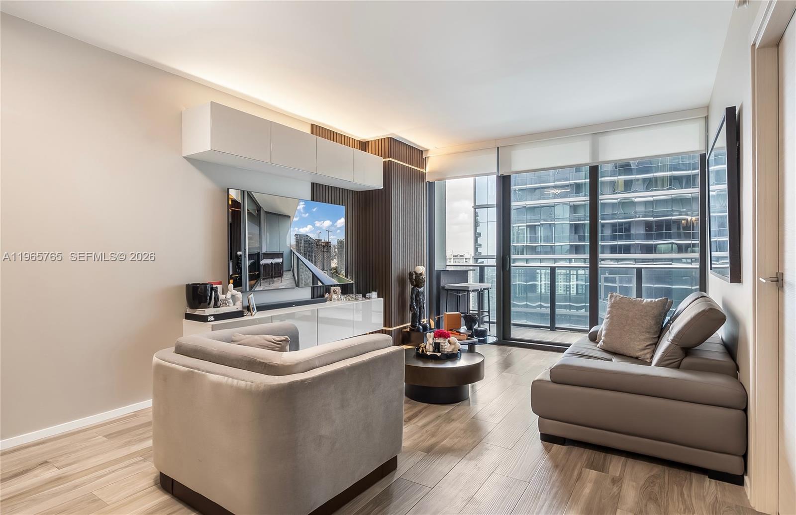 801 SMA RESIDENCES CONDO - Residential