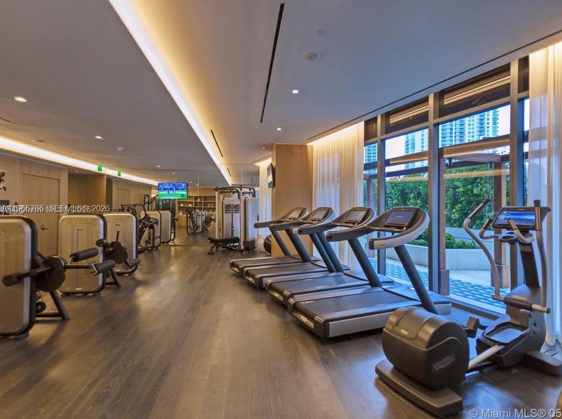 801 SMA RESIDENCES CONDO - Residential