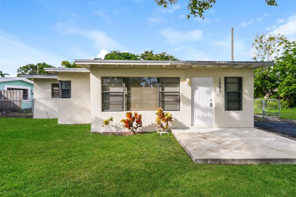 Photo of 1501 NW 16th Ln, Fort Lauderdale, FL 33311 (MLS # A11881079)