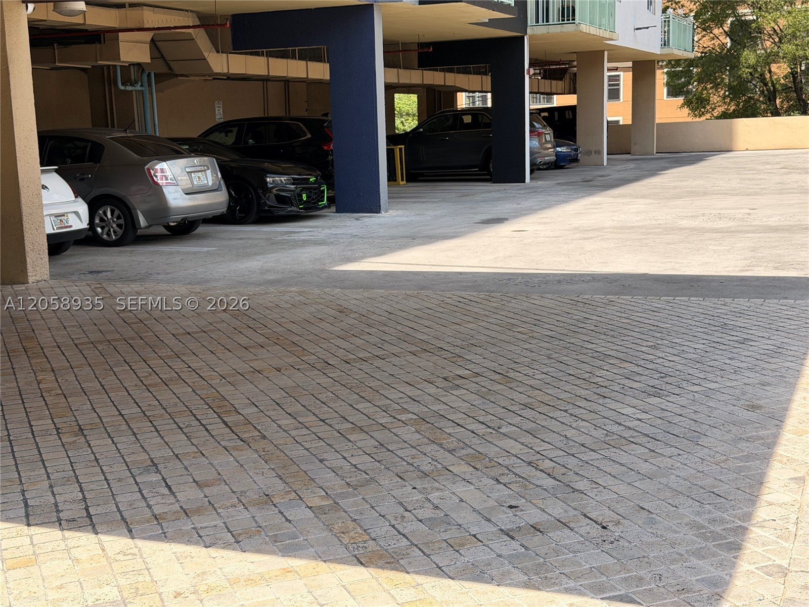 3500 Coral Way 907