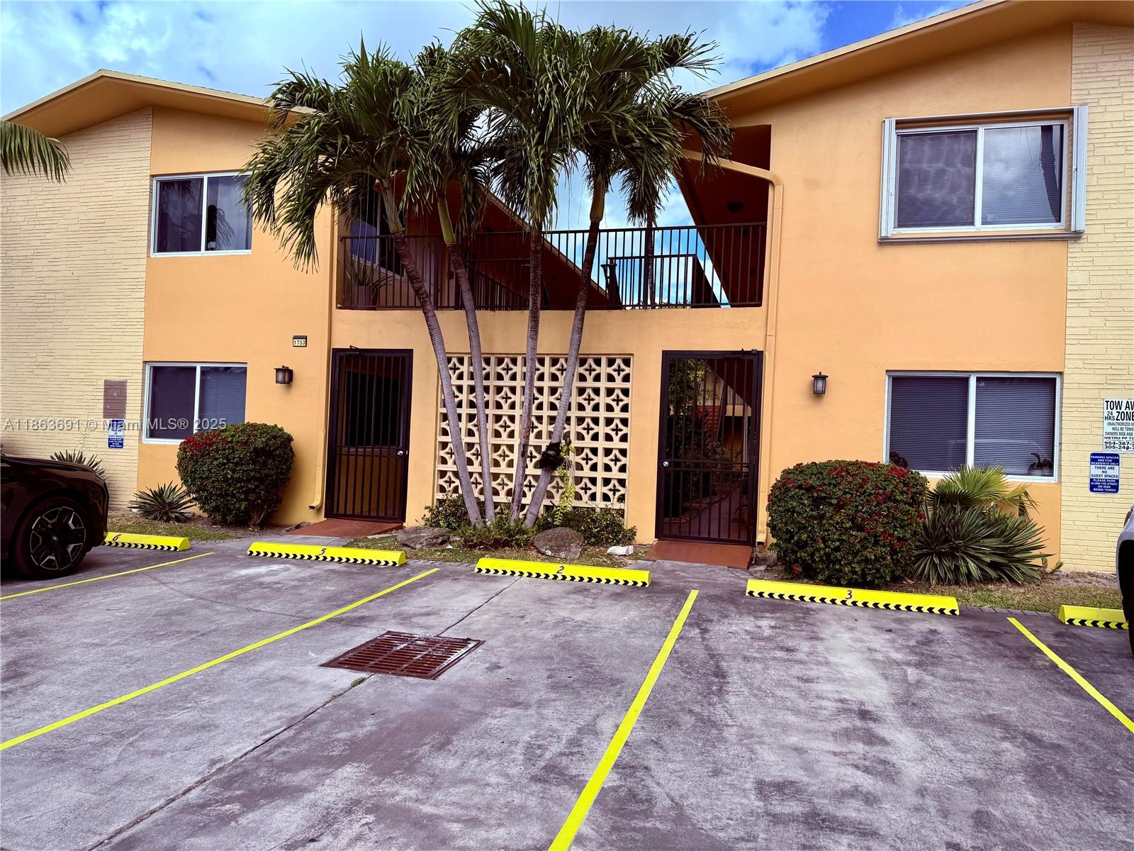 LOCATION...LOCATION...EAST OF BISCAYNE BLVD...GREAT FOR INVESTORS...PROPERTY RENTED UNTIL JANUARY 16TH, 2026 FOR $1600 P/MO... WELL KEPT UNIT WITH RECENTLY UPDATED BATHROOM, WOOD FLOORS AND CENTRAL A/C....
VERY WELL MAINTAINED 2-STORY BOUTIQUE BUILDING WITH ONLY 14 UNITS... ASSIGNED PARKING...IMPACT WINDOWS..LAUNDRY ROOM...STORAGE BIN AND MORE ....