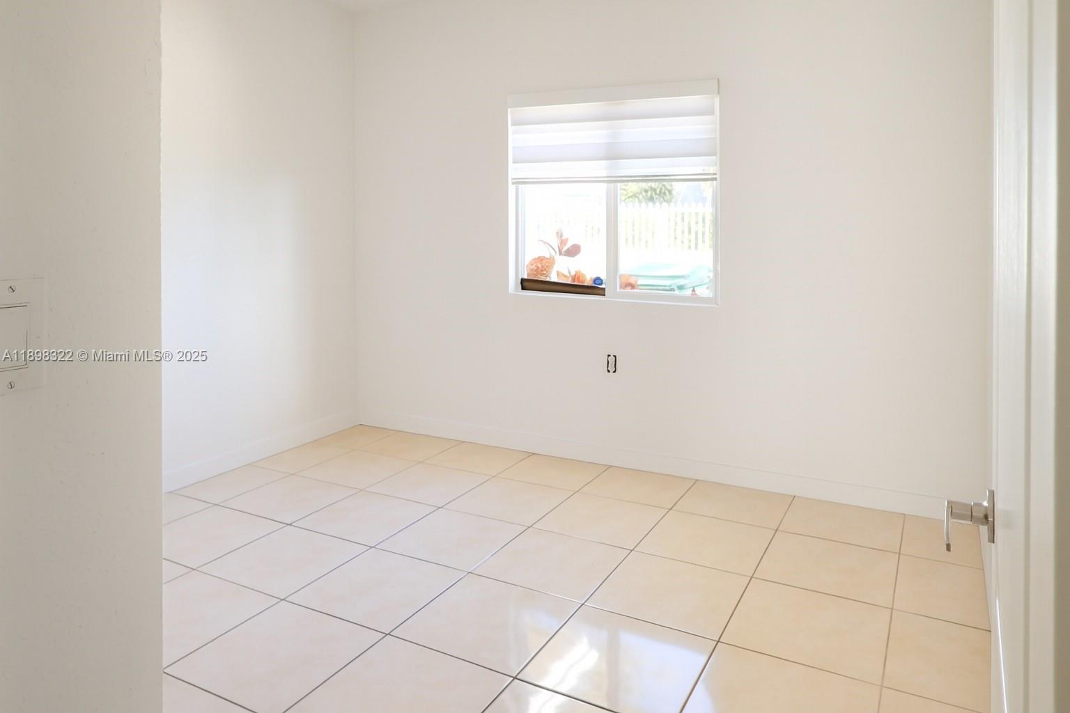 AVOCADO PARK - Residential Lease