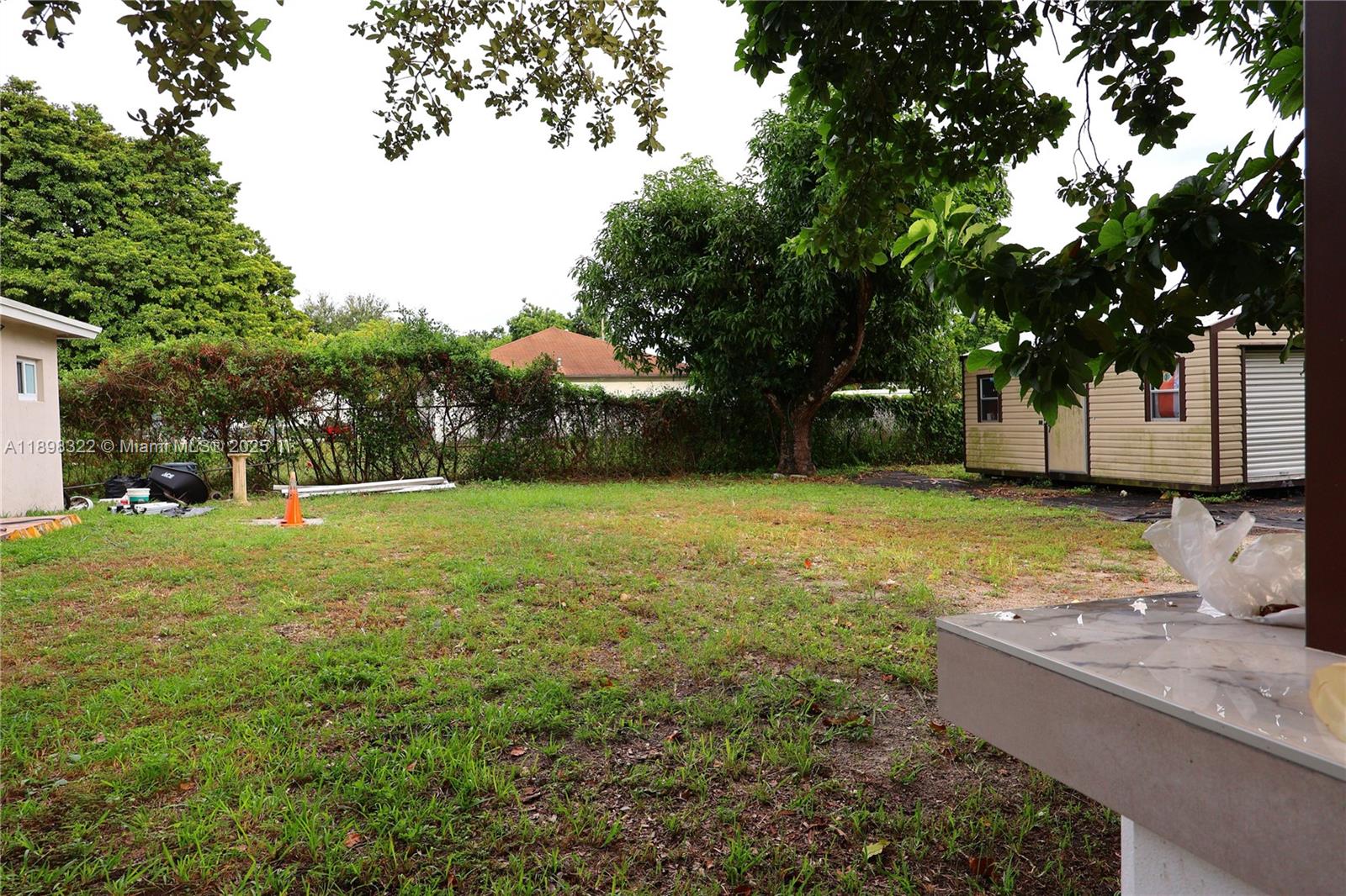 AVOCADO PARK - Residential Lease