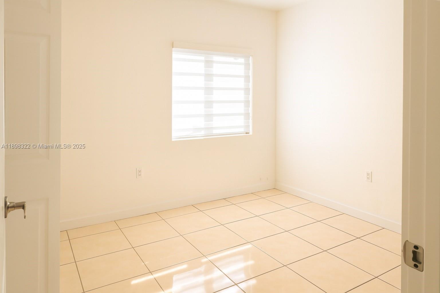 AVOCADO PARK - Residential Lease
