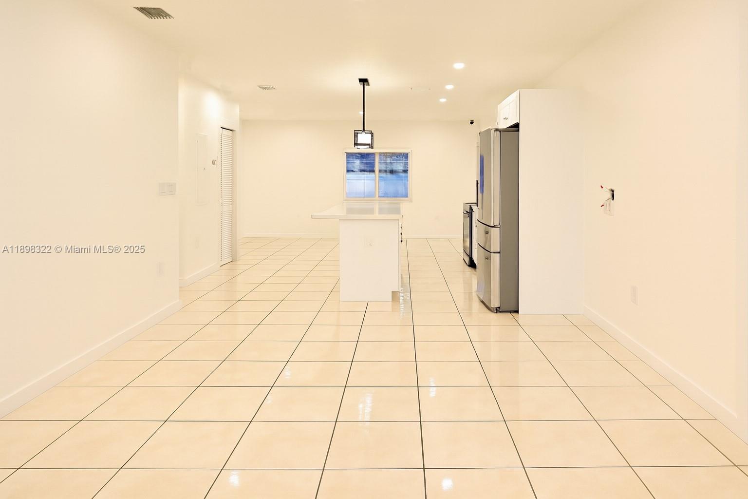AVOCADO PARK - Residential Lease
