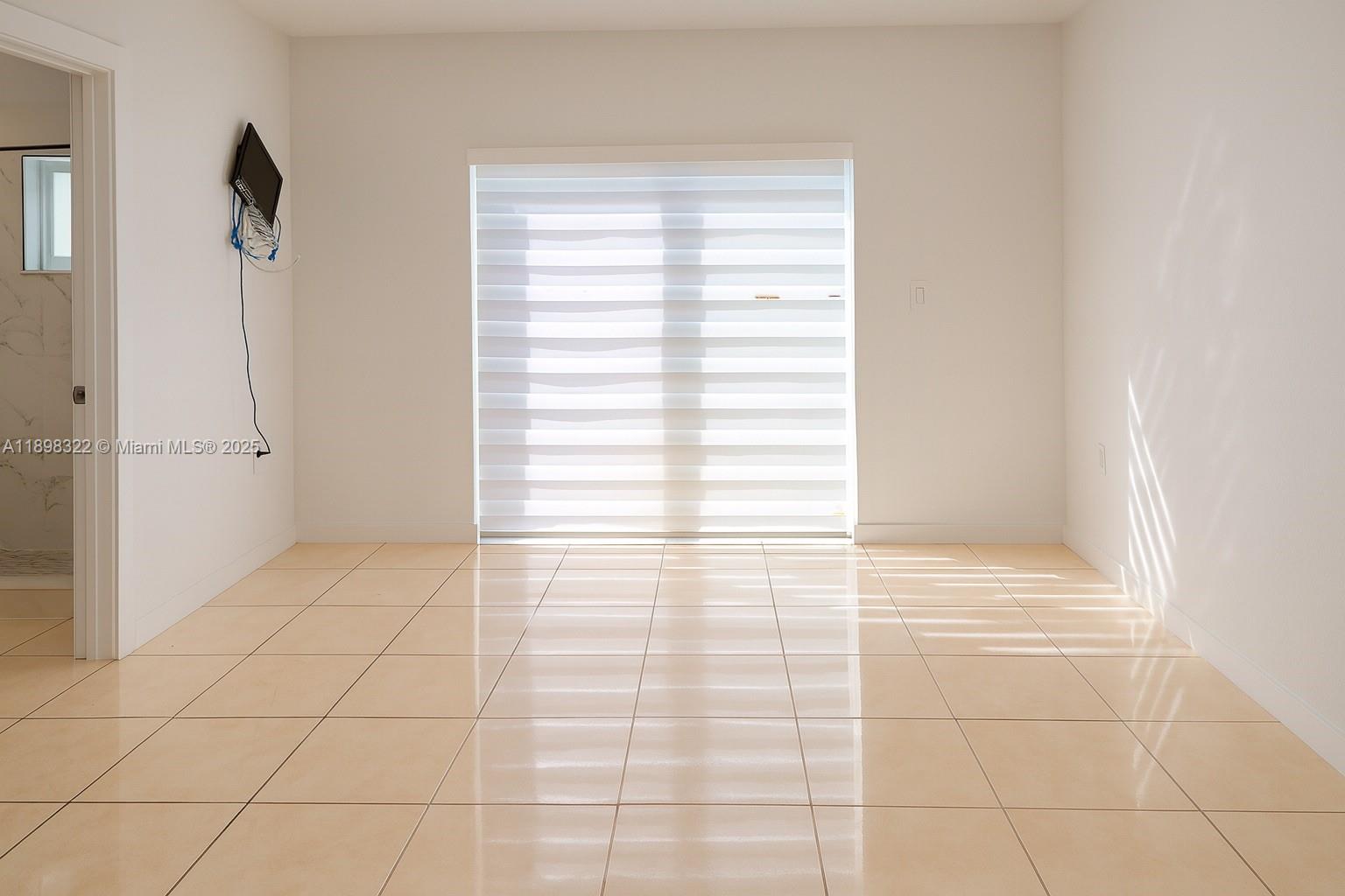 AVOCADO PARK - Residential Lease