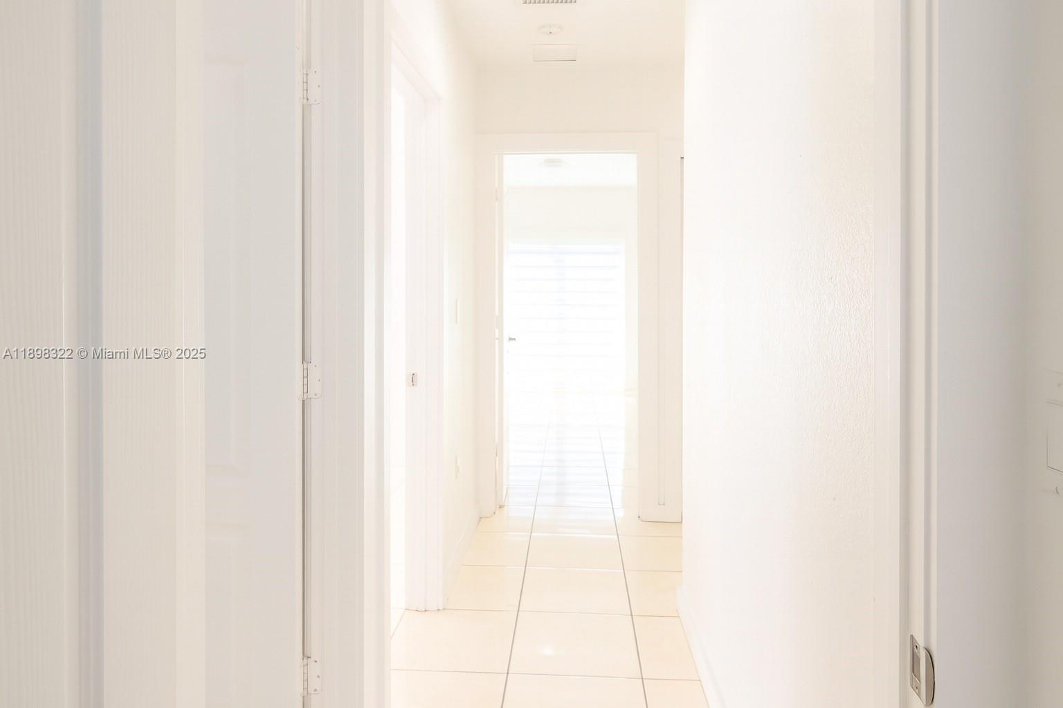 AVOCADO PARK - Residential Lease