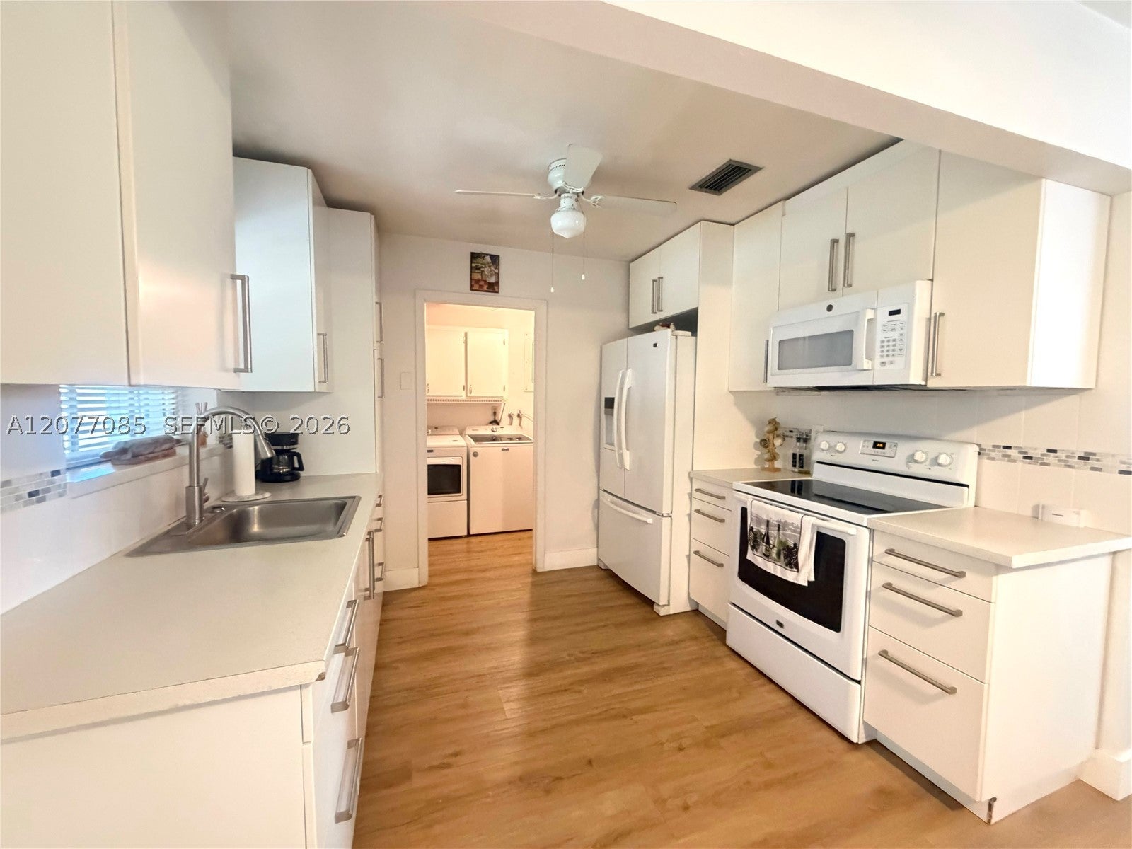 7111 Charleston St, Hollywood, FL, 33024/$469,900 3 7111 Charleston St