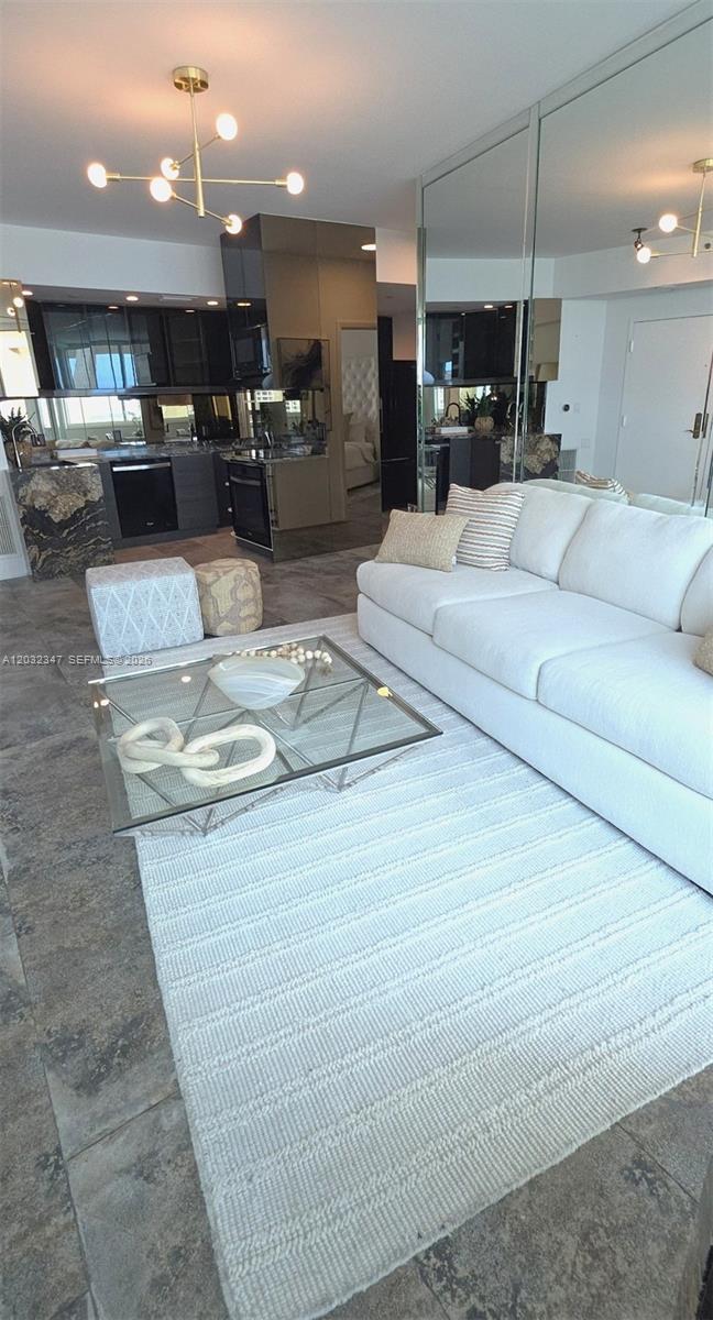 300 S Pointe Dr 908