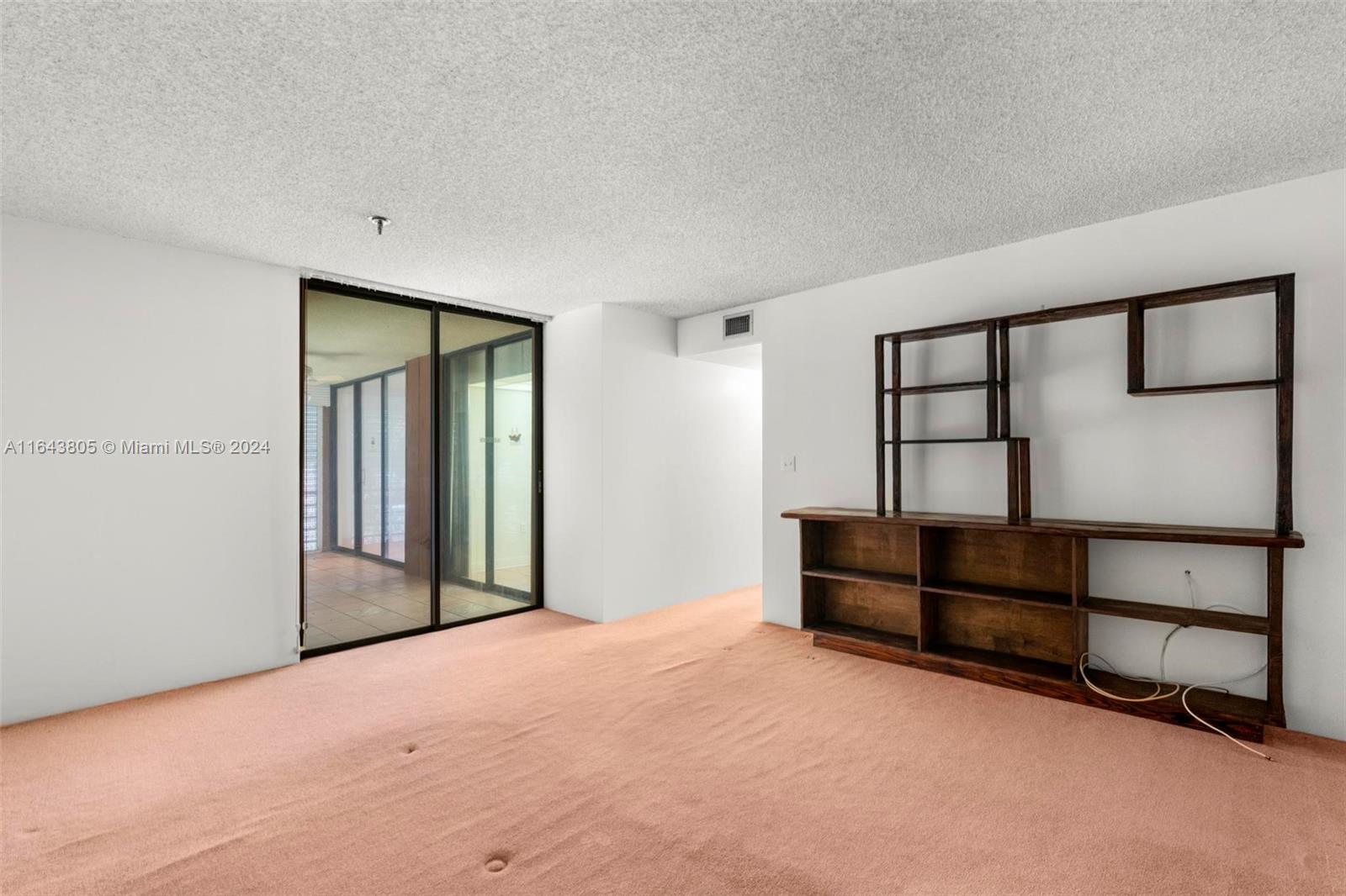 COCO WOOD CONDO - Residential